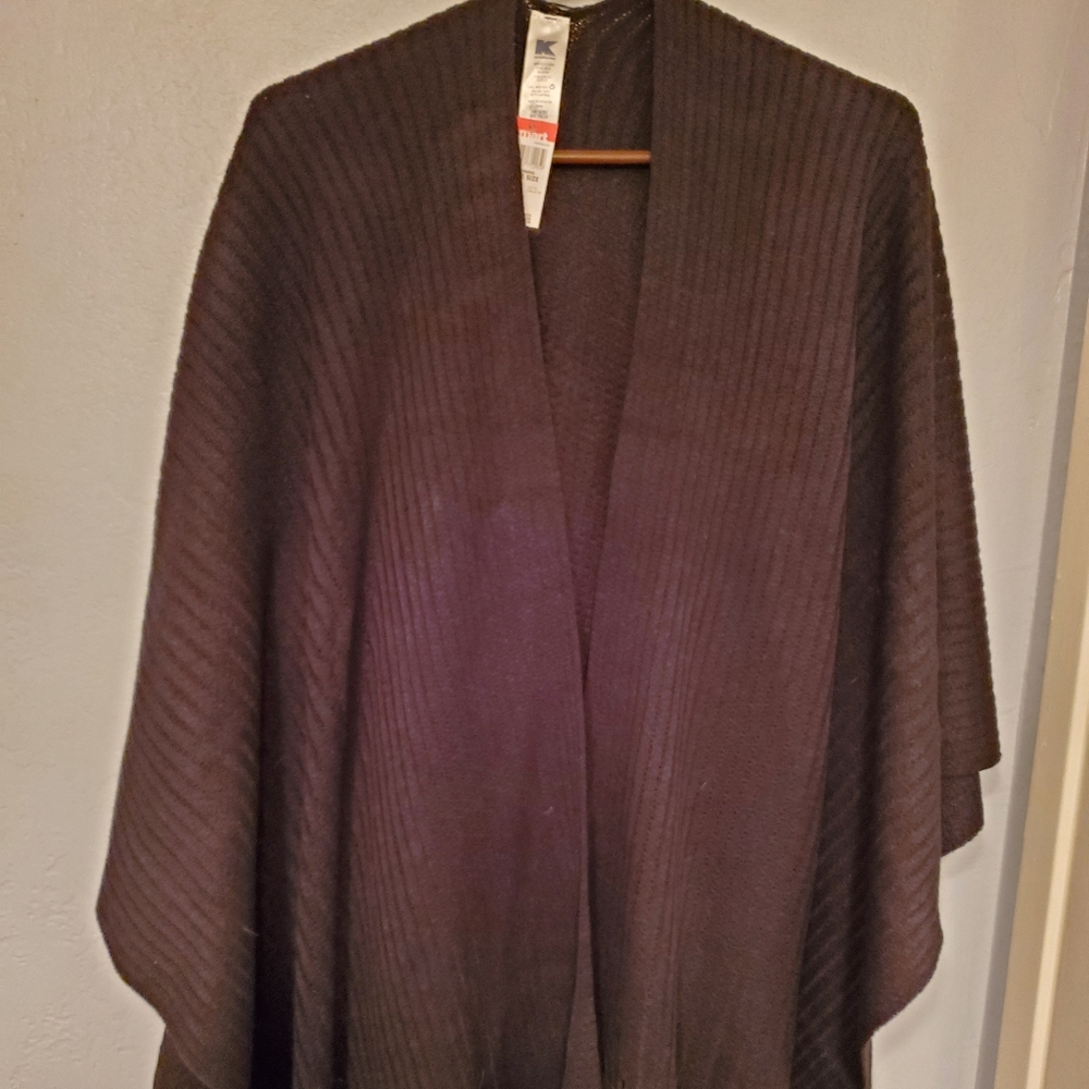 Black fringed shaw